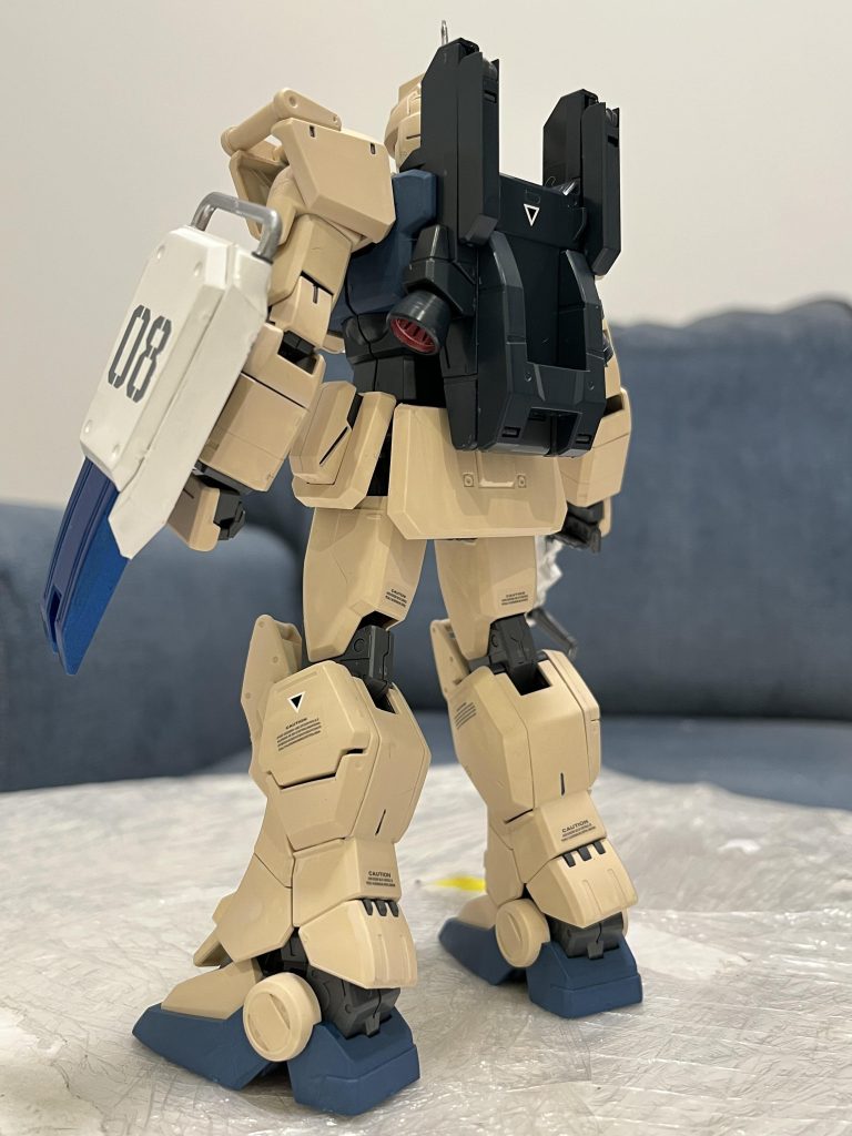 普段はスラスターをゴールドにするが、今度は設定のように裏側を赤くにします。GX-212のピーチを使いました。