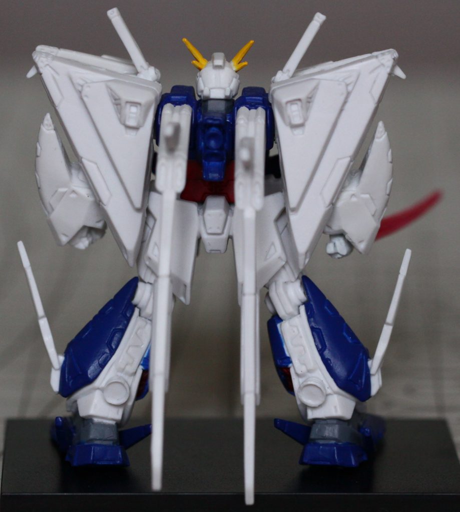 大きさは5～6cm。ディティールの緻密さが凄いです。