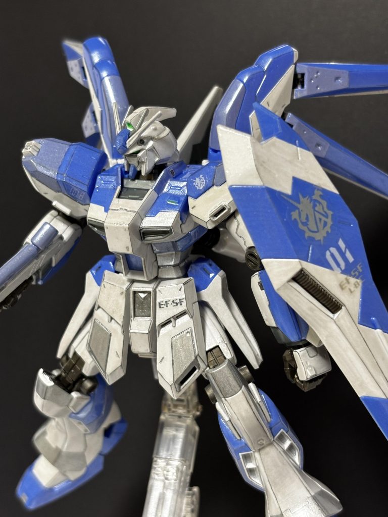 何故くすむ？成形色は綺麗な白だったね…ムラもすごいしホコリも付着…パール塗料は塗れたかどうか全然わからん。塗り跡見えねーよ。とにかく厚く厚くぬりました…&nbsp;今回の反省点。①乾く前に触らない（テンション上がってしまってつい…）②ホコリ避け対策③コンパウンド等で下地処理をすると良いらしい④パール塗料は薄く重ねるらしい。筆塗りはムズイらしい。