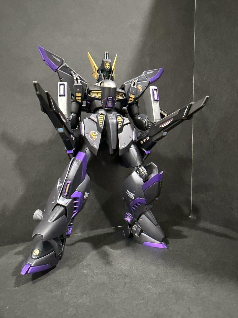 F91もですが、背中に生えてるウィング状のパーツが前に出てきて強力なビーム兵器になるとか、最高です😁しかも二丁👍