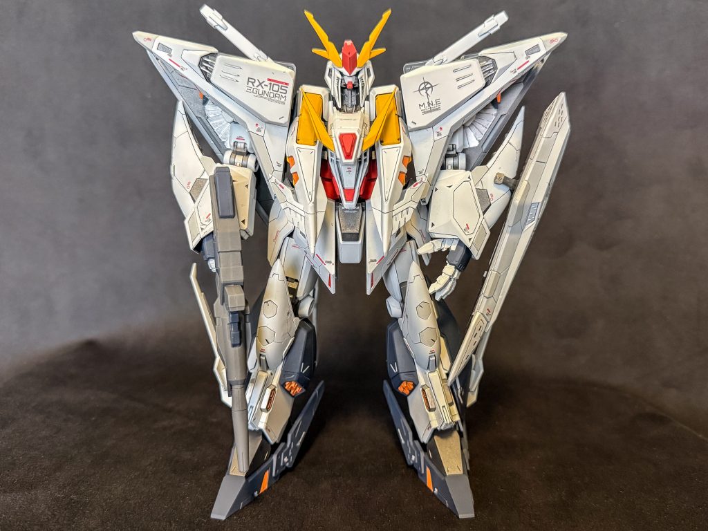 色味はオリジナルに準拠しながら、差し色で塗り分けでグレーを出してます。フライユニットの内側も筆塗りで塗り分けました。