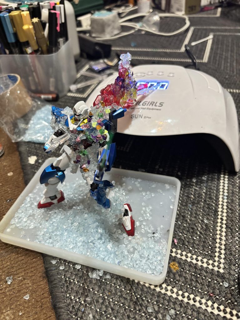 ダブルオーの敵エルスが胸から侵食してくるイメージ。今回のために初めてダブルオー見たんですが、異性の生物との戦いってのがガンダムっぽくなくて新鮮でした。