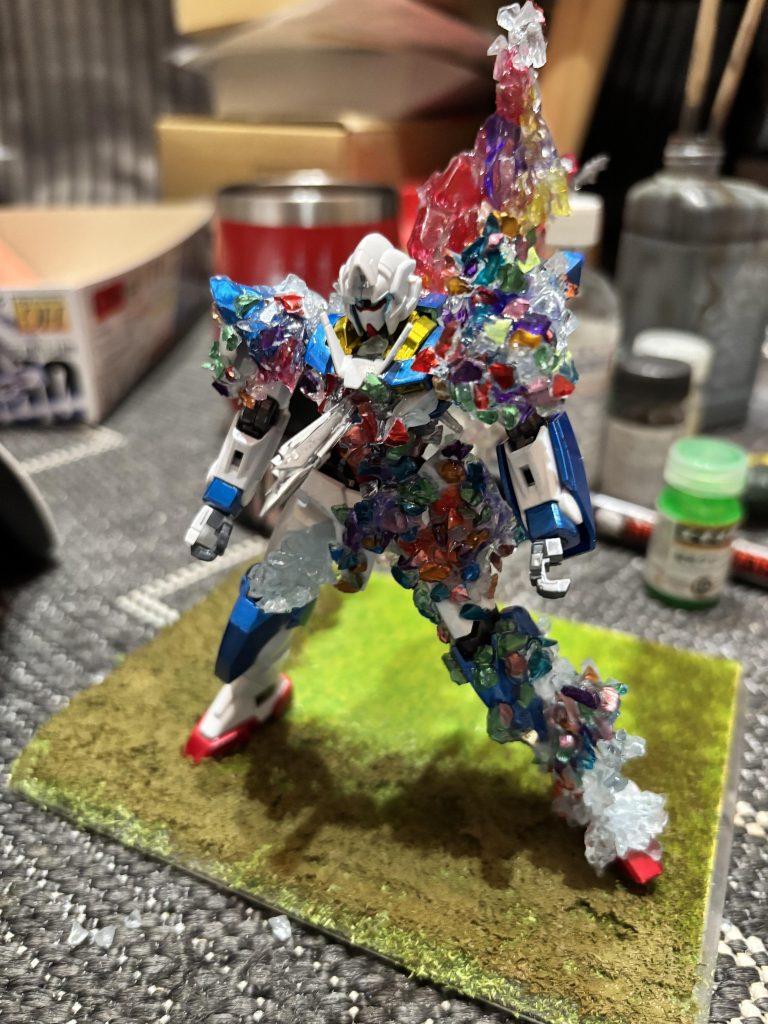 せっかくなので足元から結晶が花となり、大地に緑や花が咲いて行くという演出にすることに。