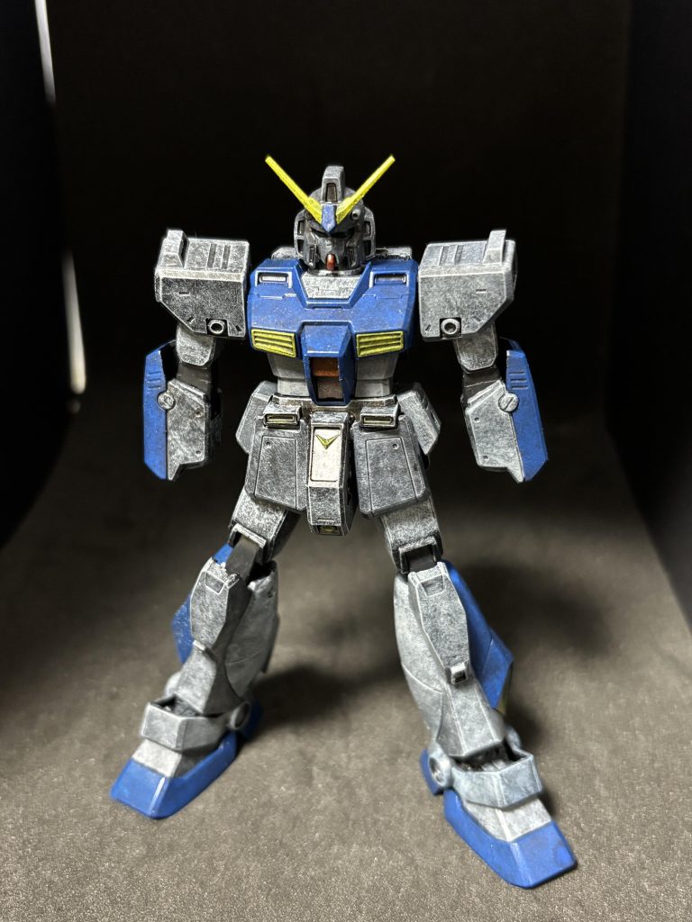 黒下地からベースカラーを乗せた所です今回は「バトンを繋ぐ」より1-21(かな?)「賀正!なんちゃって絵画風塗装」に感銘を受けて作成しております本家を確認して頂ければ幸いですが、目指す境地には全く至っておりません試し塗りでの発色確認はすべきでしたイメージ通りにならなくて悪戦苦闘でもそれが楽しいそれが良い 塗料は水性ホビーカラー。筆は100均のよくわからんメイク用筆とちゃんとしたドライブラシ用細筆