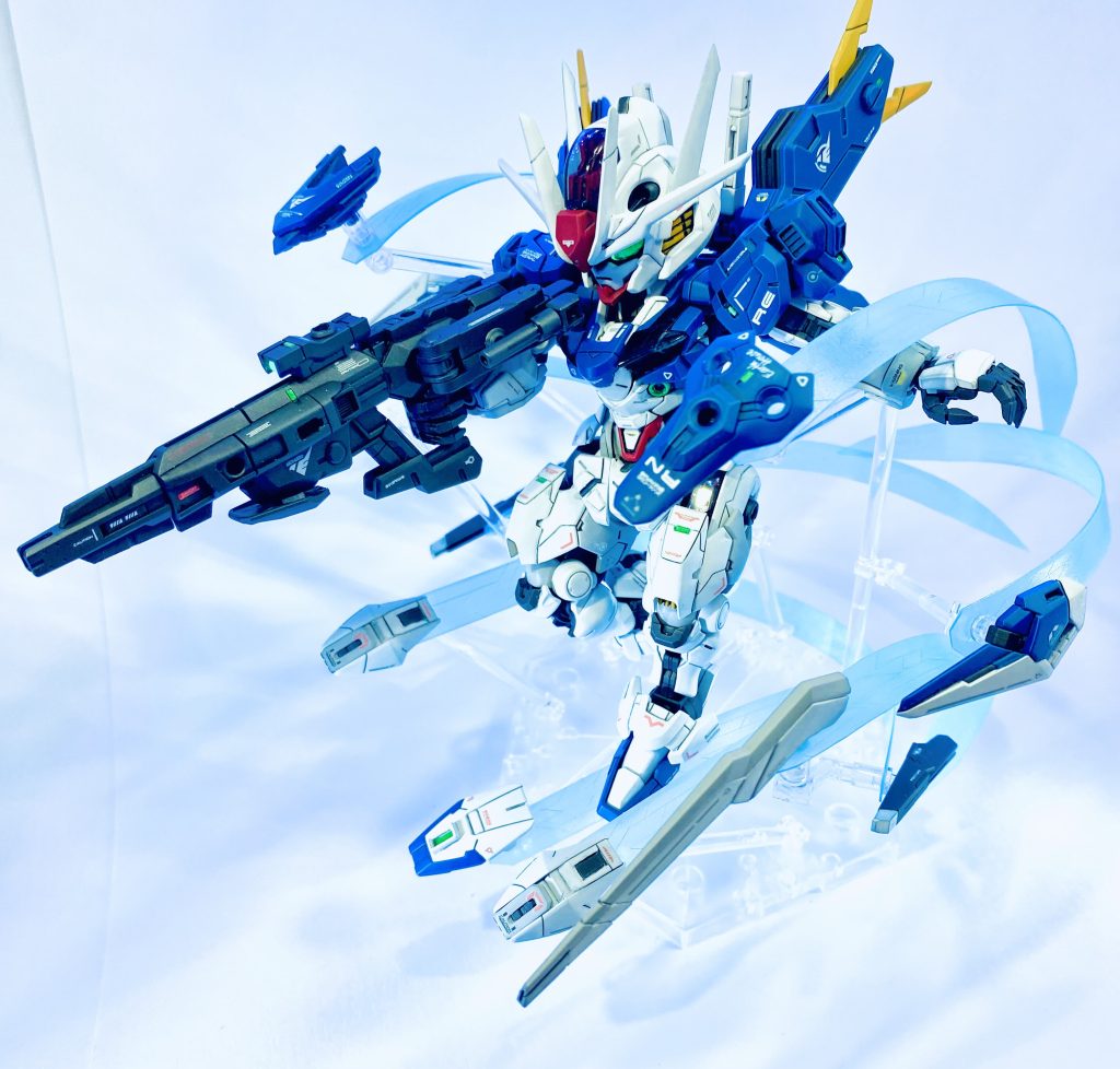 一部蛍光塗料を使用しブラックライトで発光しますエフェクト付きの台座は水星の魔女ウェポンディスプレイを使用してますので、劇中のようなイメージで展示も出来ます