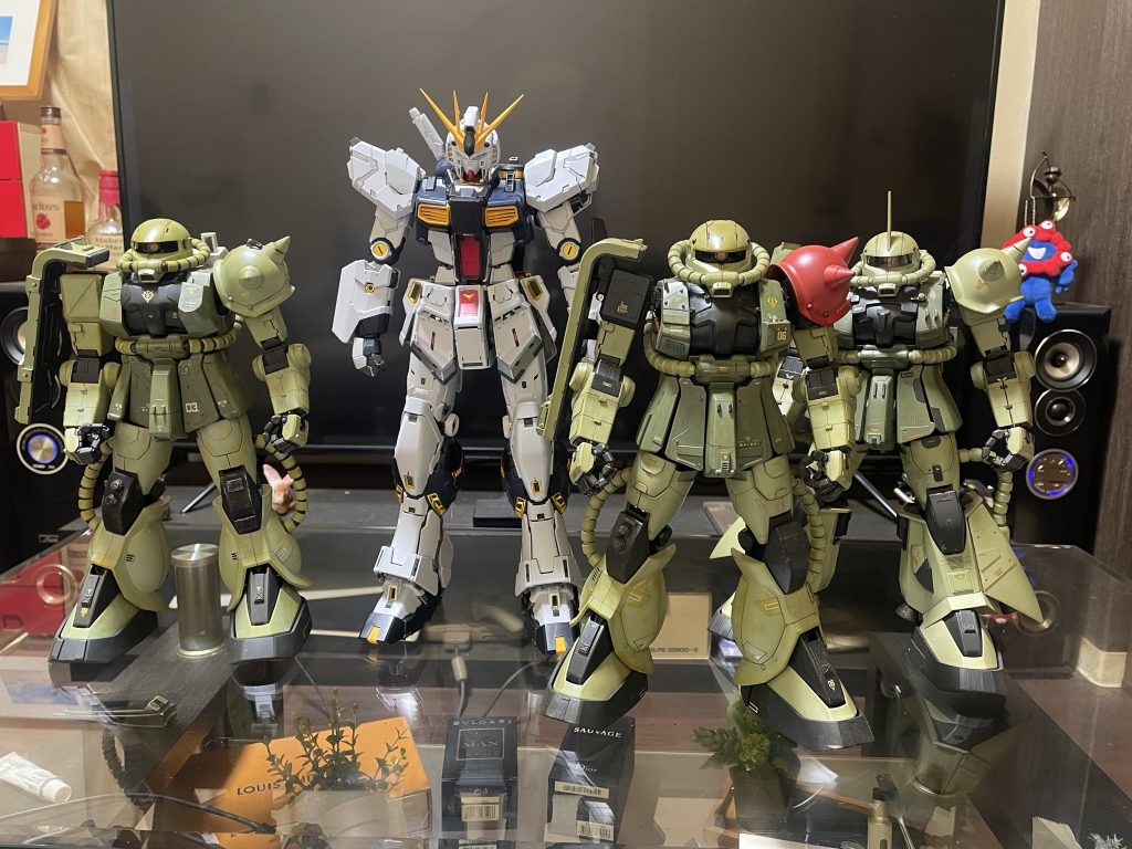 ザクの方がカッコイイじゃん🤔