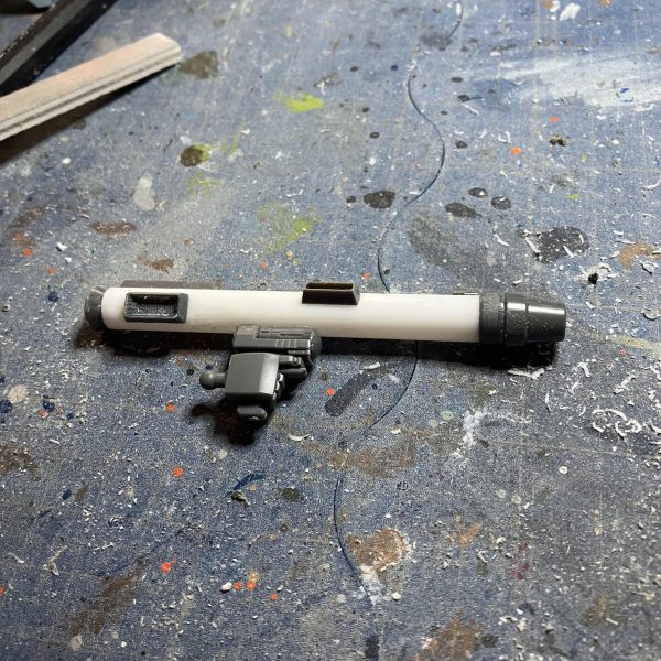 MSDジム、進捗٩( ᐛ )و&nbsp;ガン◯ッド製作〜　(もう前回ので何をやろうとしているかはバレバレですよね　笑)休みの日はゆっくり寝過ぎて、塗装まで行こうと思っていたけど武装作って終わってしまった(￣▽￣;)次からは塗装に入ります_🖌️(･_･&nbsp;製作中のお供はマク◯スですよ♪( ´θ｀)&nbsp;&nbsp;（2枚目）