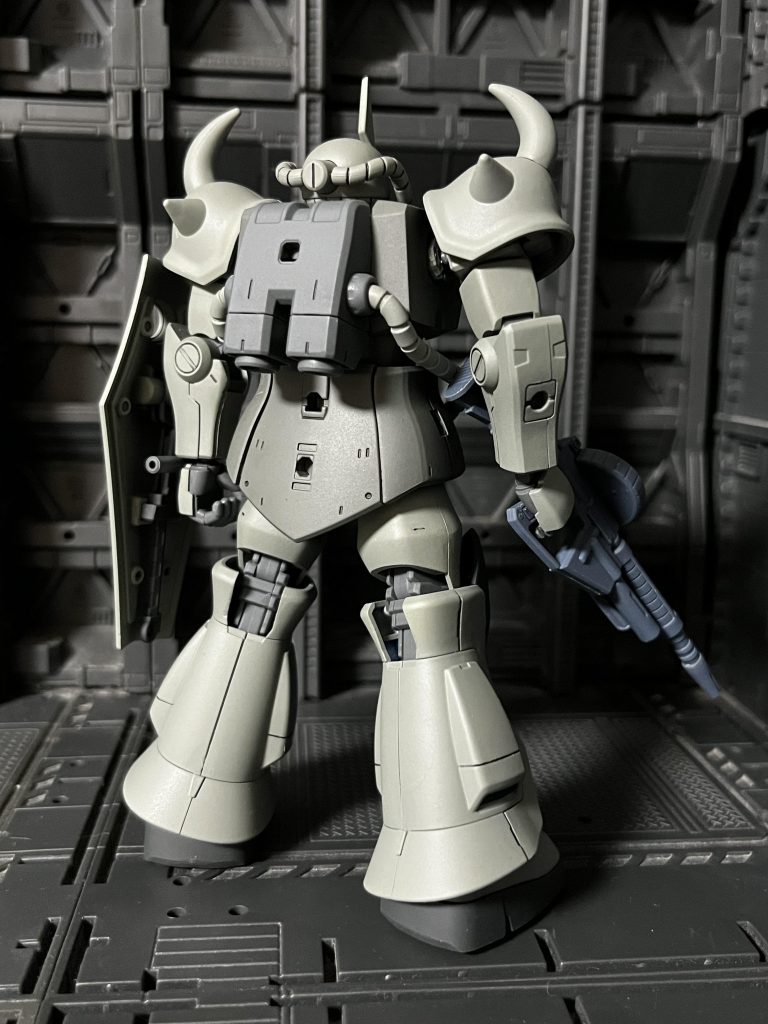 ランバラルの乗機であるYMS-07Bグフの開発後、量産型であるMS-07B量産型グフが生産される。今回の機体はその間に先行して製造、32機が生産されている。B型の後に生産されているが先行したためか型式がA型になっており、各所にプロトタイプグフの要素がみられる。しかしグフの特徴であるヒートロットや固定武装が排除されているので特色のない機体である。また様々な資料があり中には見た目がB型のA型も存在するとかしないとか…資料が少ないので謎が多い機体ですね