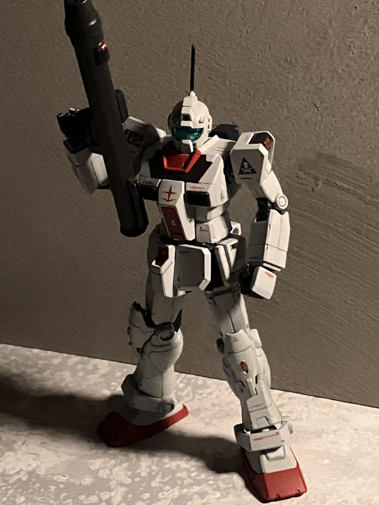 製作途中で何をやっているのかは大概の方には分かっていたとは思いますが…ジムをストライクバトロイドバルキリーにしてみました٩( ᐛ )و ジムMSDを手にした時にミサイル装備、バルキリーみたいにしたらカッコよくなるのになぁ〜なんて思ったのが発端でしたそれが、いつの間にかストライクパックになってました 笑🤣1S型も考えたのですがジムにツノ4本は何か違うな、と1A型にしましたパック装備を外した状態にも出来ます