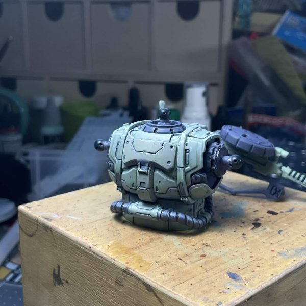 I've started work on this Zaku II from the Netflix show. The goal for this project is to paint the shadows and highlights by brush（4枚目）