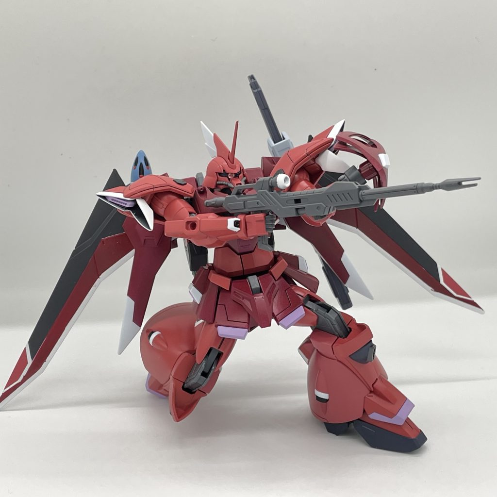 可動域が凄いのでポージングはかなり色々出来ます。