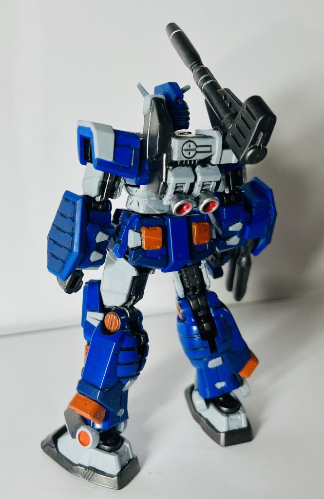 バックパックは少しパーフェクトガンダムっぽい色で…