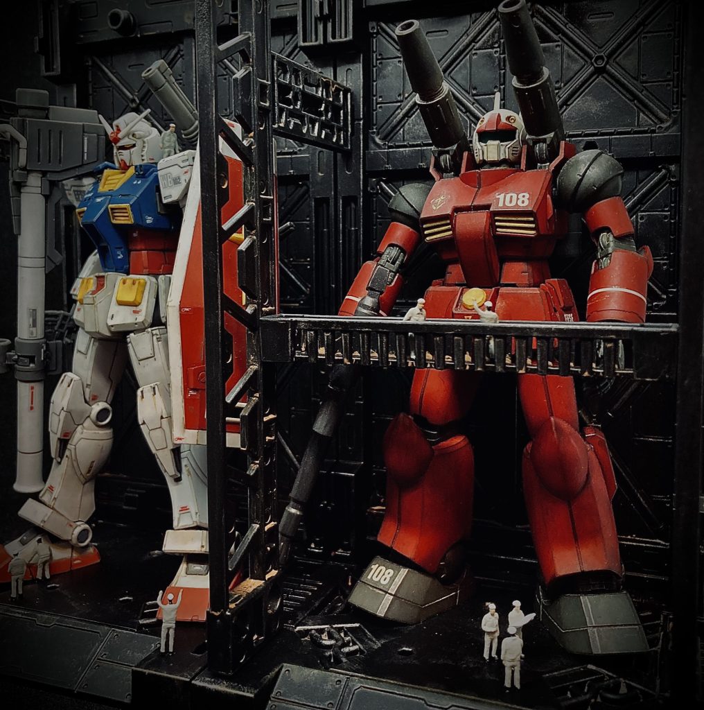 ディスプレイスタンドにタミヤウェザリングカラーの赤錆色を水溶きしてウォッシング、黒鉄色や銀色でドライブラシ、艶消し塗装しました‼️&nbsp;