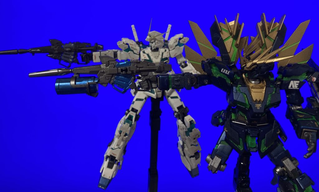 最終決戦のシーンを以前投稿したユニコーンガンダムと並べてみました。