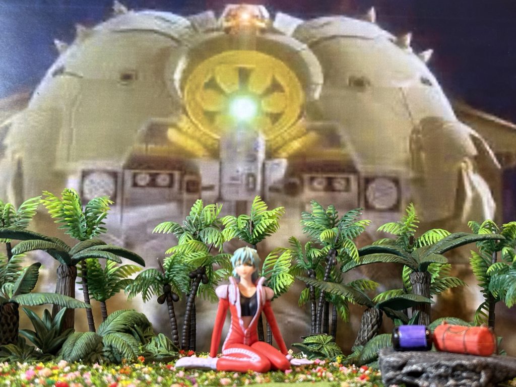 作風をミリタリーで行くか、お花畑で行くか迷いましたが、結局、お花畑な感じです。鮮やかなアイナが浮いてしまうのを危惧。ブリーフィングセット前の練習になりました。見てくれてありがとうございます。