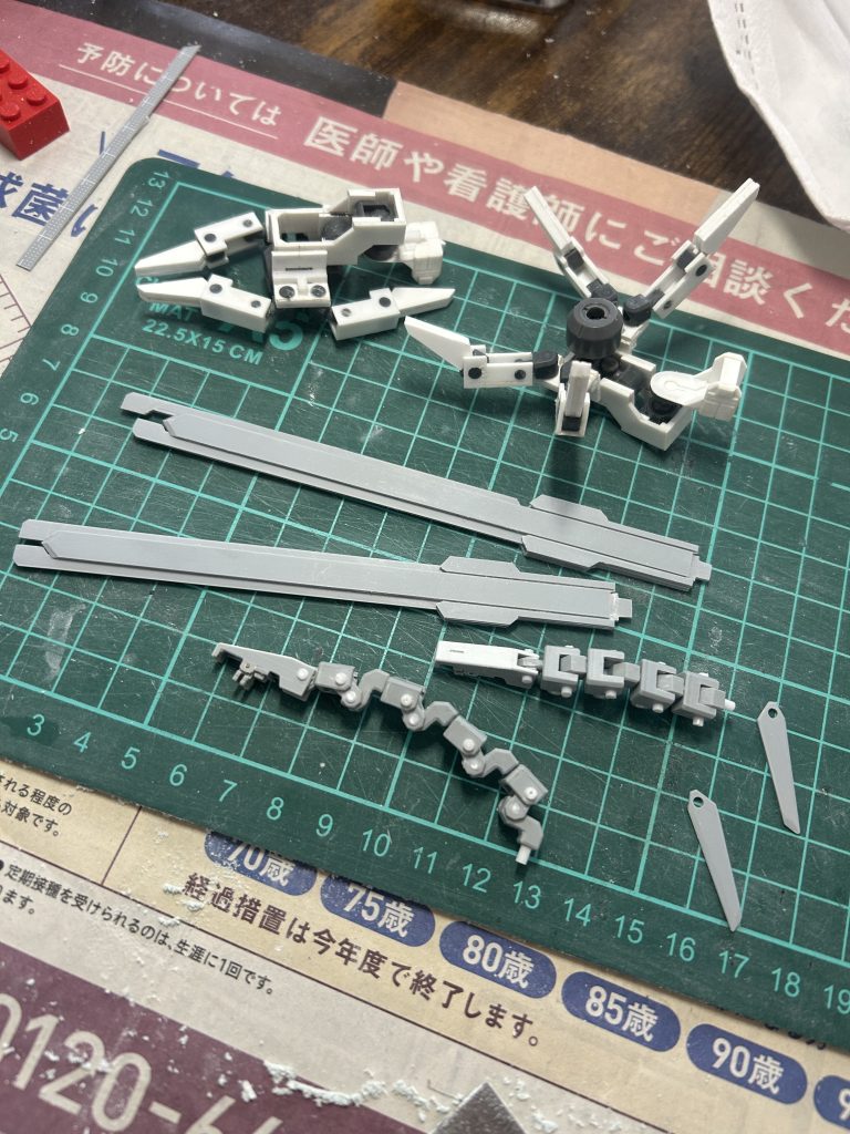 プラ板工作たーのしーなー！