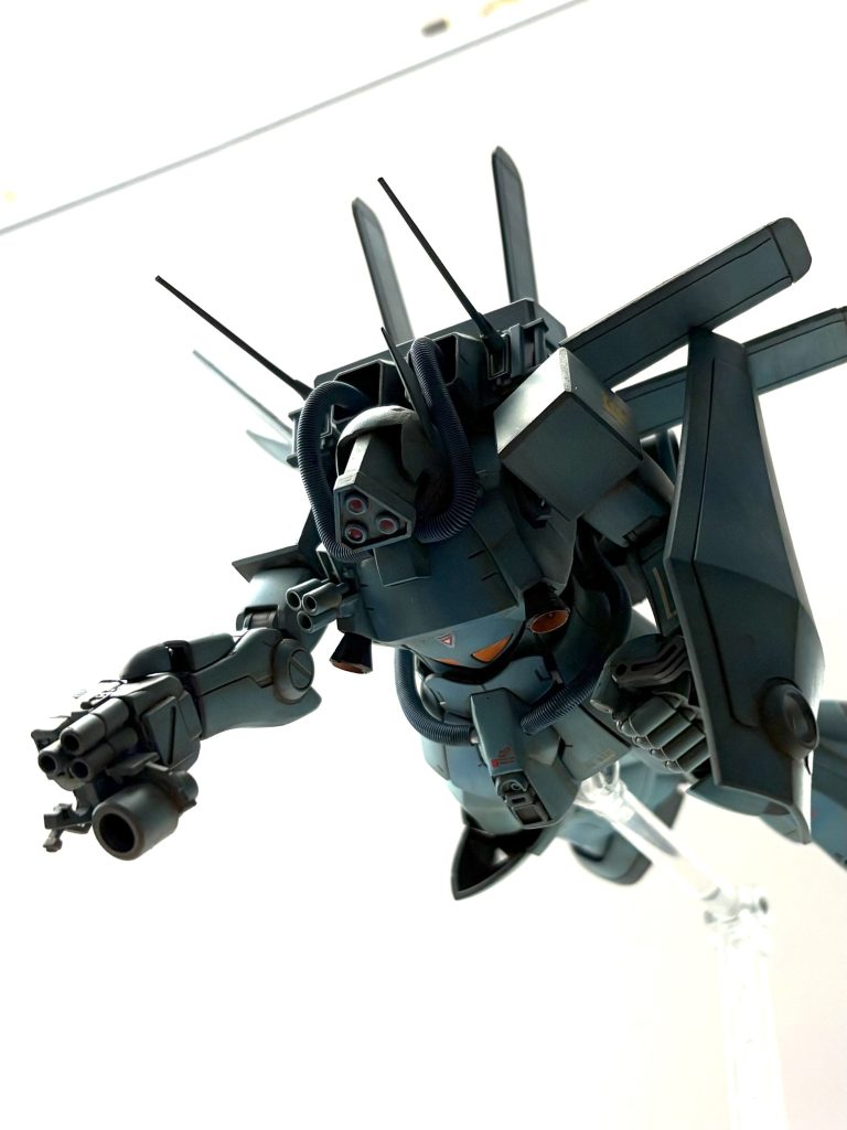 こんな感じで飛行しながら偵察を行うという脳内設定のため何となく空っぽいカラーリングにしました。