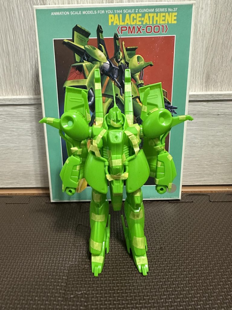 産まれて初めて小学生の時に作った思い出のプラモです。当時はスキルがなく完成させられずの状態でした。トラウマになり以後プラモは作らず。30年以上経って復讐してやりました。どーだ？昔の俺よw