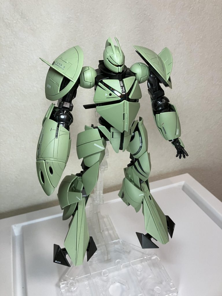 フレーム部分はグレー下地の焼鉄色でいつものお気に入り色です!デカールは付属のドライデカールを使用しました。個人的にテトロンシールの余白が苦手で、その部分はホビージャパンから販売されているモデラーズデカールを使用しました!