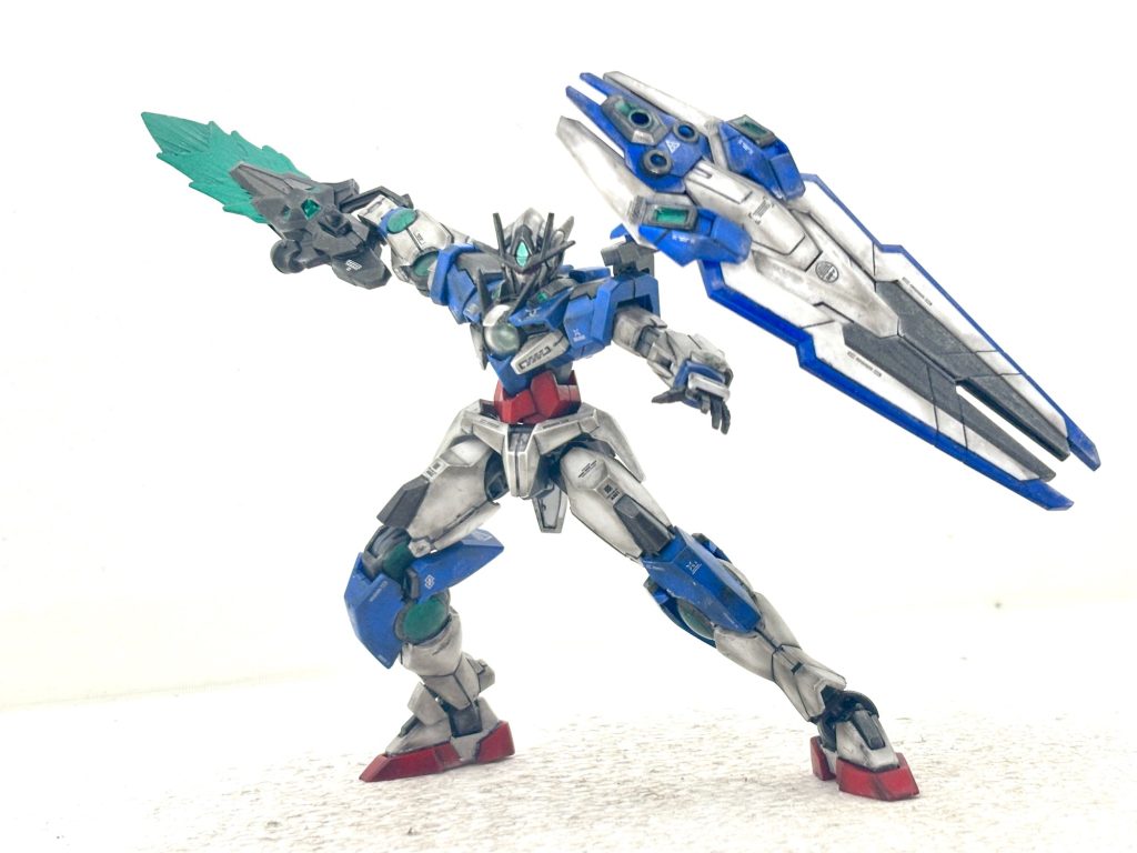 バスターブレードとシールドビットによる攻撃が基本。