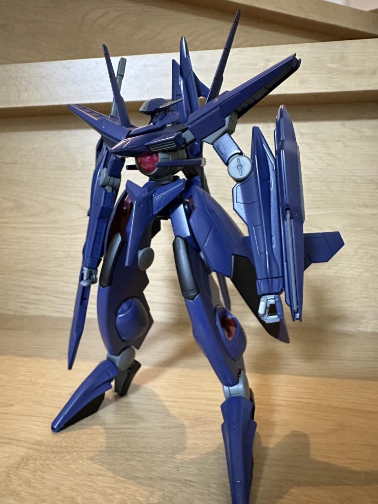 アルケーガンダムはとても組みやすくお気に入りの一体になりました！もちろん他の積みプラも大好きですね。どんどん増える箱、箱、箱…最初は気にしてましたが奥さんの視線なんて花粉に比べれば、へっちゃらピーですね！&nbsp;