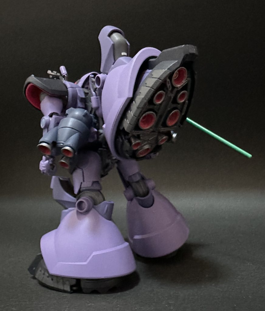 せめてと思いバーニアは塗装してみました。