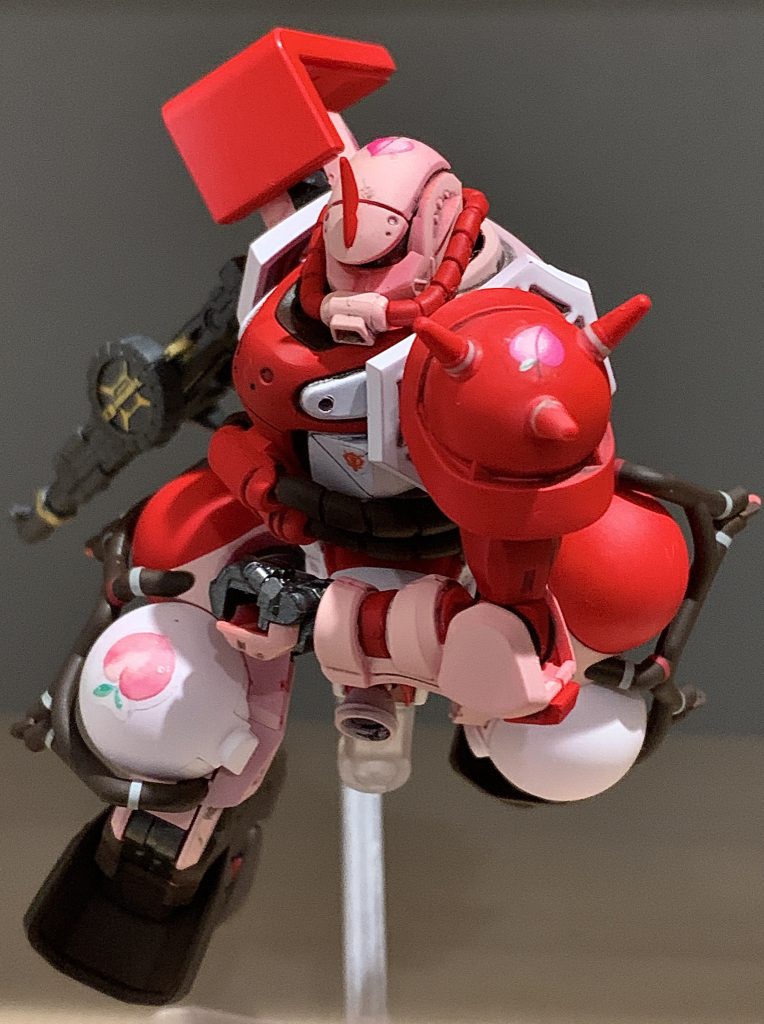 塗装したのはHGジークアクス シャア専用ザク。