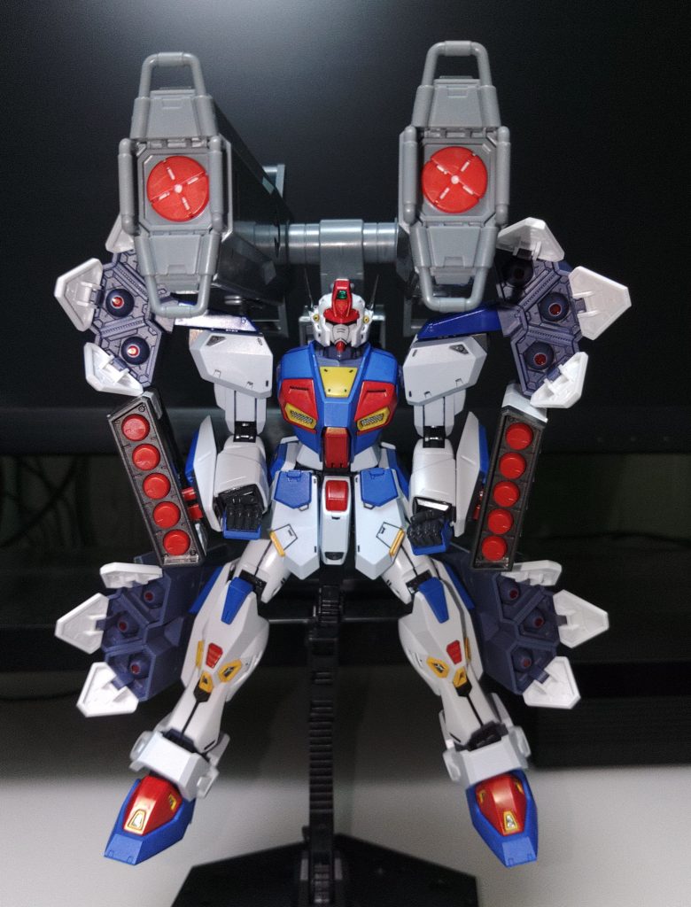 まあ一発一発が戦略級、準戦略級の威力を持っていれば、この一機で要塞一個落とすのはできそうかな？護衛は絶対要るけど。