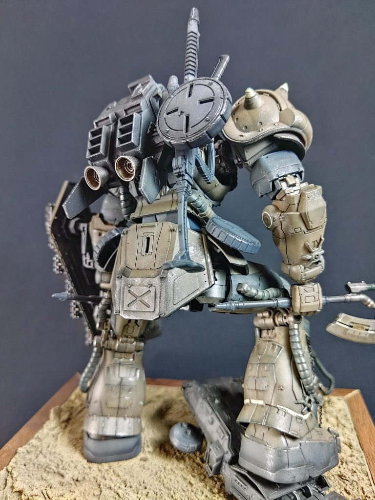 高機動ザクのバックパック？(だったような…)ジャンクパーツから流用しています。後ろはある程度ゴツゴツさせたい性癖です( ´ー`)