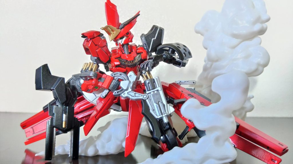 右腕にには予備の弾丸が取り付けられており即座に弾丸の補充ができるようになっている。