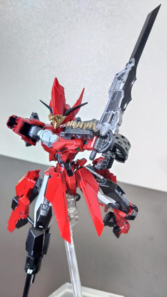 「ロングエッジ・スタンピード」リボルバー・スタンピードとエッジスタンピードを合体させた形態。リーチが長くなったことにより剣戟の幅が広がっている。