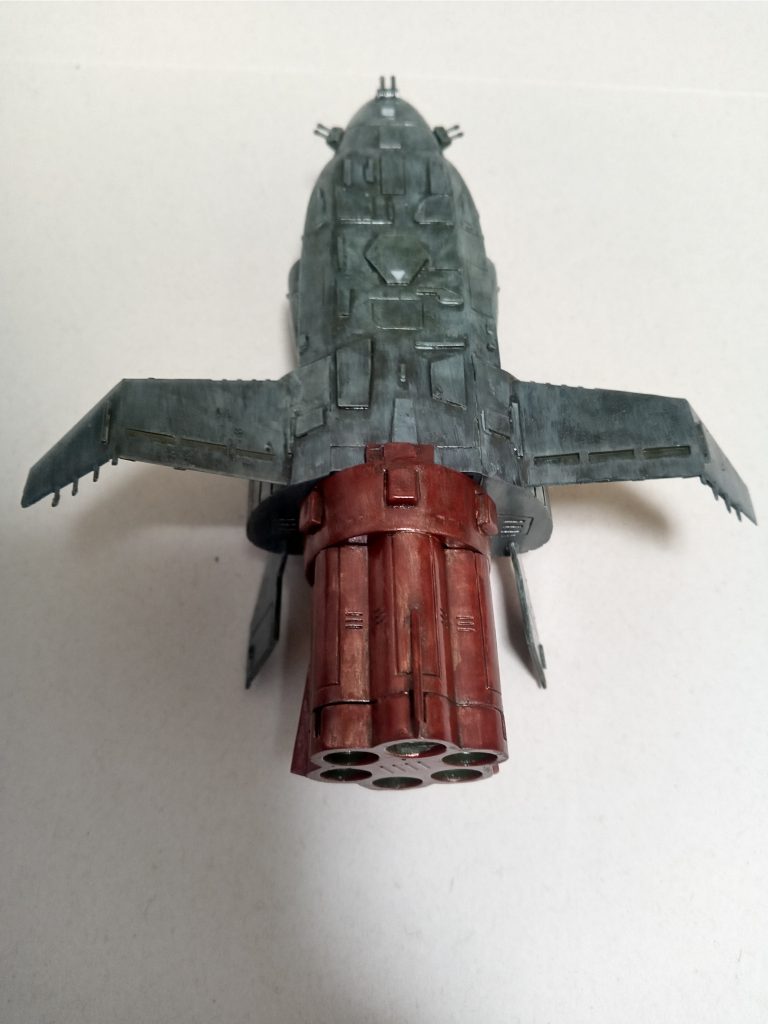 裏側も見えないので弄る必要は無いかと思いますが、ここまでやったならとプラ板くっつけてます。今回初めてここまでプラ板切り貼りしましたが、やっているときは頭おかしくなりそうですが少しずつディテール細かくなる感じは楽しかったです。