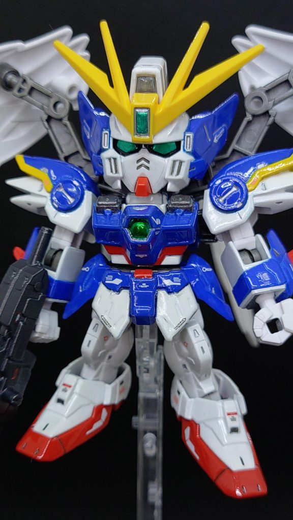 前述のとおりカラーリングはMGSD版のイメージですが、なんとなく頭頂部のカメラのみ変えました。※アニメ本編では緑でなかったことに気づいて