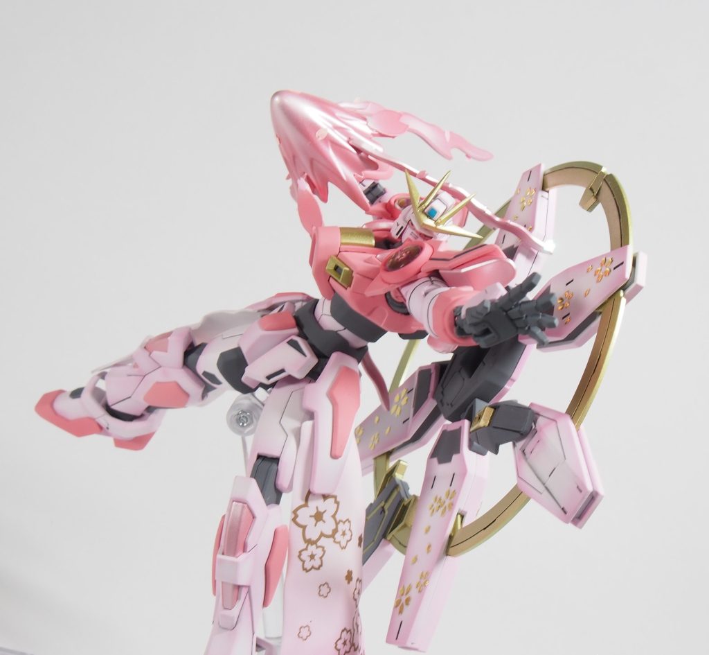 桜バーニングガンダム–6枚目/制作者：@LmoWorks