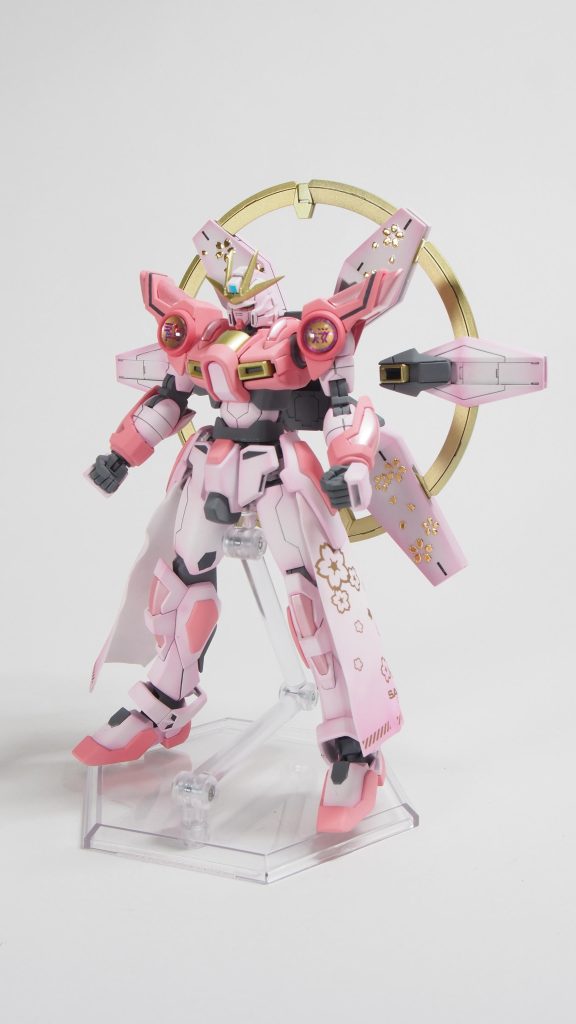 元は真っ赤なカラーのビルドバーニング。ピンク色にして桜カラーにしました。他にも白いパーツにクリアピンクでグラデーションをかけて鮮やかさを出してもみました。