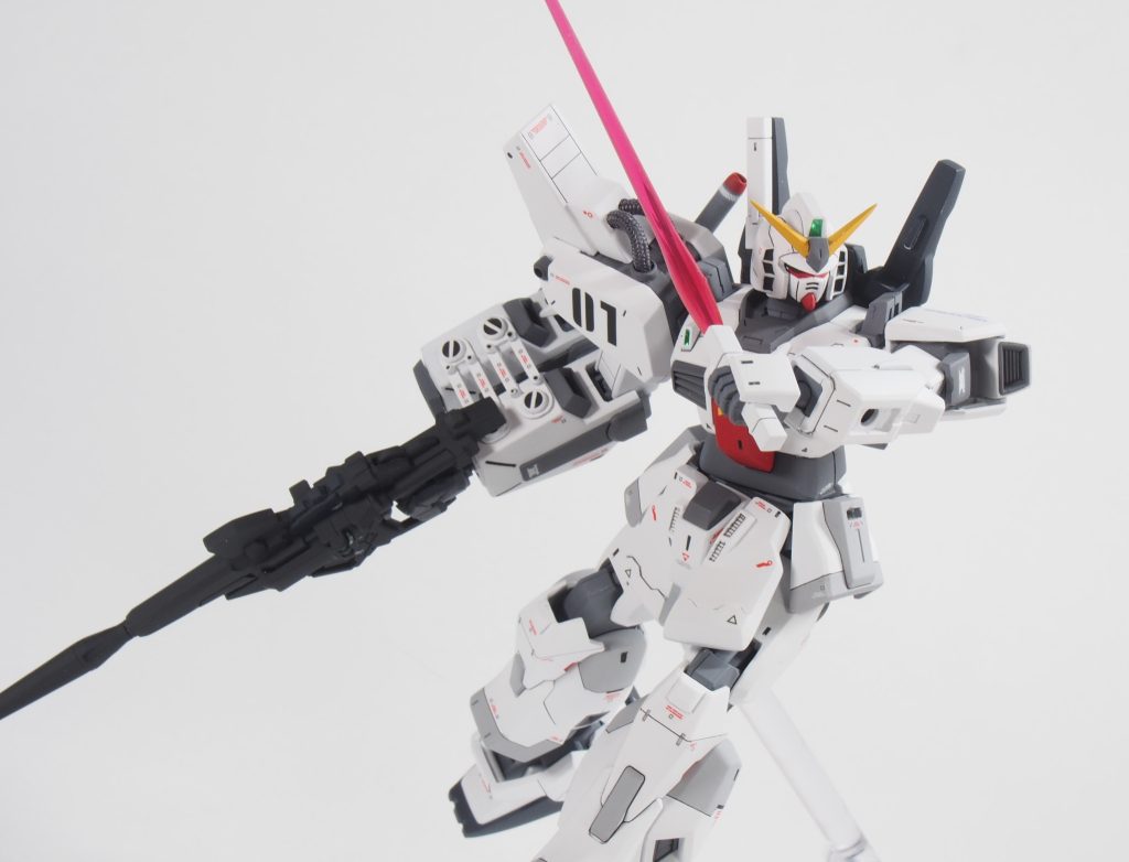 武装はビームマグナム以外はMk-IIとほぼ同じで他にはビームサーベル。