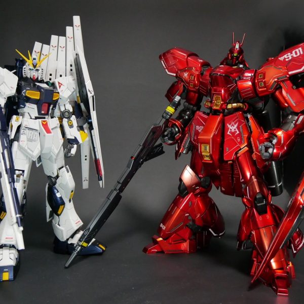 MG νガンダム.ver ka スペシャルデカール版 ＋ MG サザビー.ver ka スペシャルコーティング おまけつき豪華セット