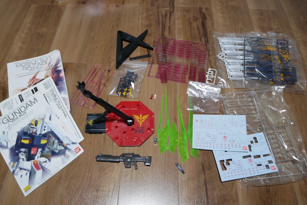 MG νガンダム.ver ka スペシャルデカール版 ＋ MG サザビー.ver ka スペシャルコーティング おまけつき豪華セット–6枚目/制作者：suteteko76