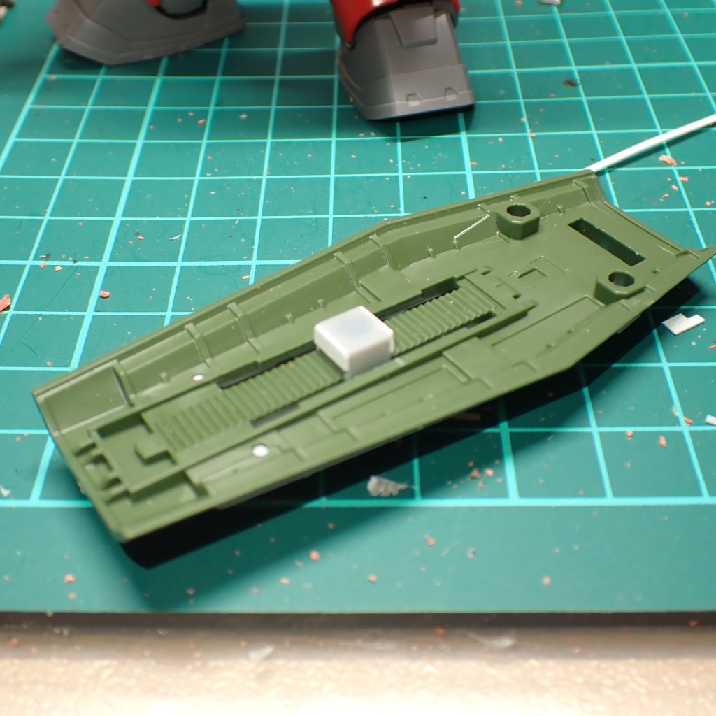 裏側から接着して完成。あら簡単