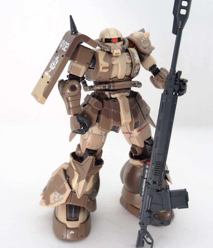 特に何かをしたわけではないですが、ほんの少しの部分塗装と地獄のデカール貼りを行いました。にしても高機動型タイプのザクはかっこいいなぁ。本当は5体（でしたっけ？）揃えたい（今３体手元に有）ですが、このデカール貼りは腰が重すぎる...今度は迷彩を筆塗りしてもいいかもと思いました(gandam-hand2)大変でしたが良い経験となりました☆