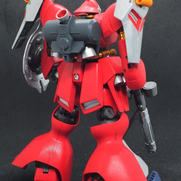 前回投稿時に予告した、ヤクトドーガを製作していますが、製作している途中で、クエス機も有った方がいいかも(zaku-kao2)と思ってしまいまして、急遽クエス機を手に入れて、同時進行で製作中です(zaku-kao4)今思うとやらなきゃ良かったと後悔してますが、後はデカール貼るだけなので頑張ります(zaku-kao5)（4枚目）