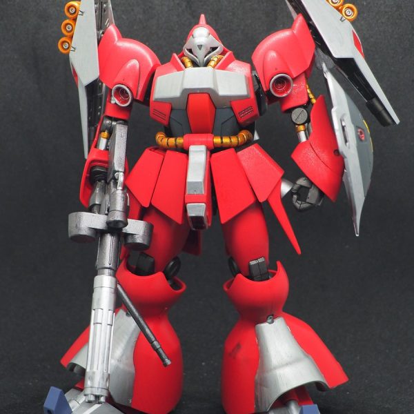 前回投稿時に予告した、ヤクトドーガを製作していますが、製作している途中で、クエス機も有った方がいいかも(zaku-kao2)と思ってしまいまして、急遽クエス機を手に入れて、同時進行で製作中です(zaku-kao4)今思うとやらなきゃ良かったと後悔してますが、後はデカール貼るだけなので頑張ります(zaku-kao5)（2枚目）