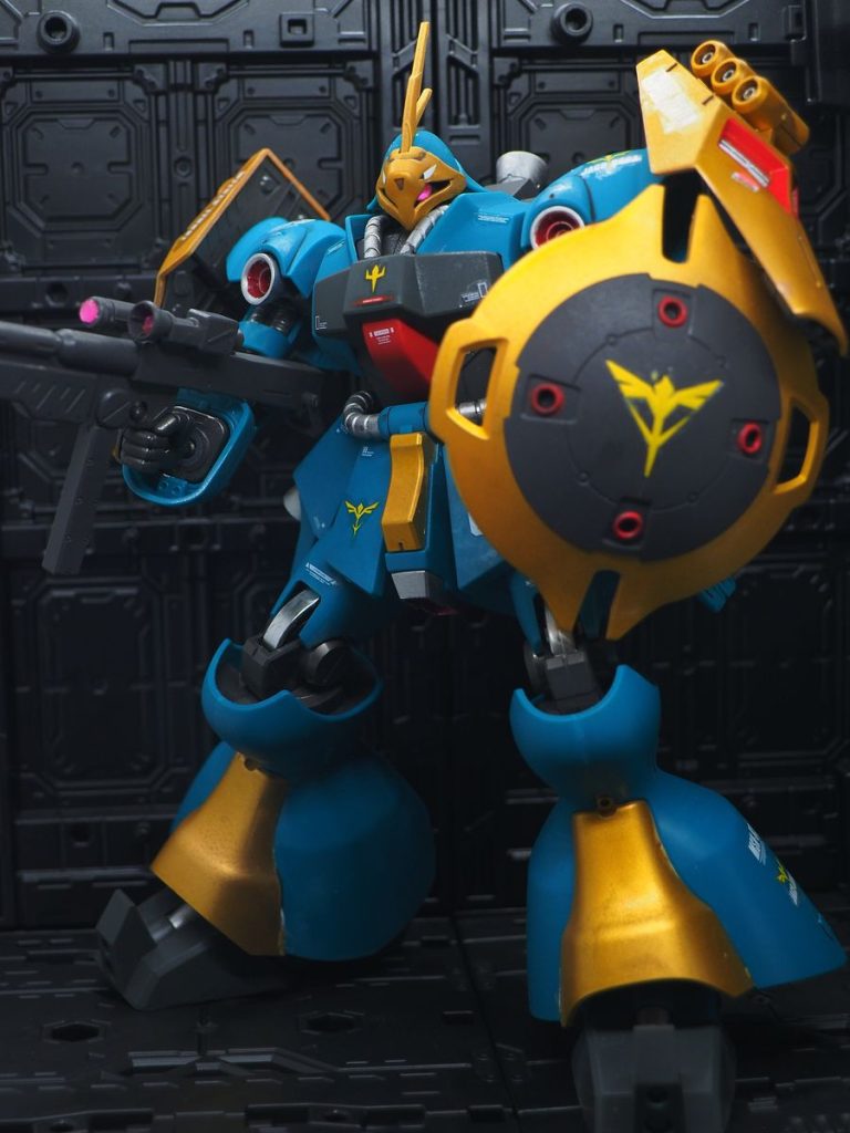 カッコいい機体なので、もう少し頑張りたかったなぁ(zaku-kao4)