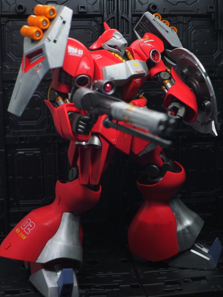 テッカテカだったジェラルミン塗装は、艶消しを吹くと鈍く光る感じに(zaku-kao5)