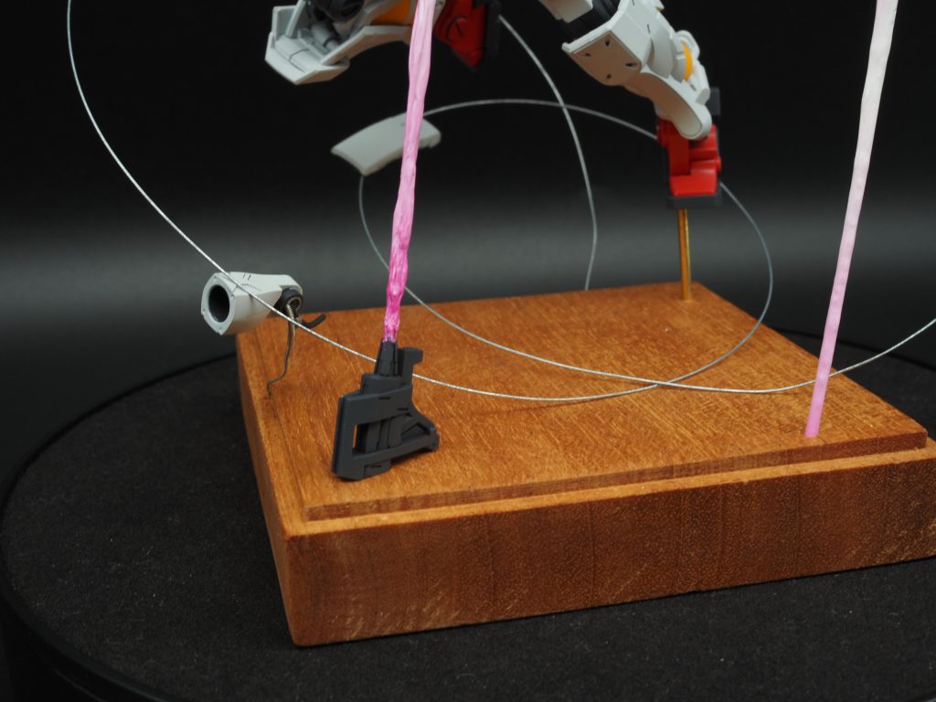 ビームエフェクトは真鍮線にパテを塗布して作成しました