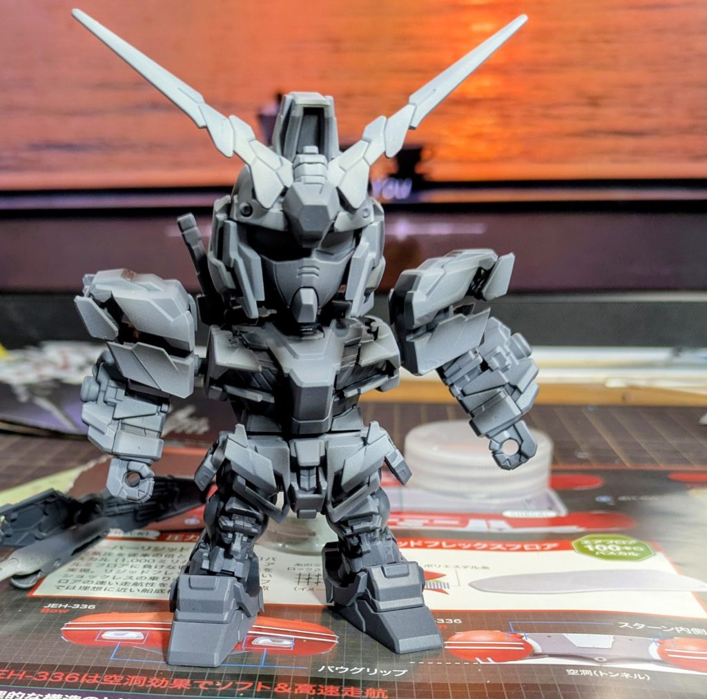 製作過程バンシィと同じようにサイコフレーム付近は黒くします。