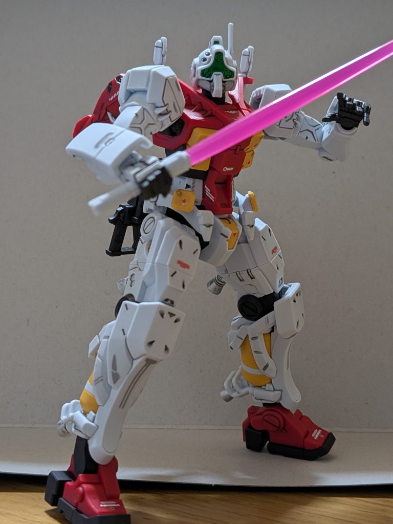 ビームサーベルの色が他のキットより濃い色なのもイイ感じ😆