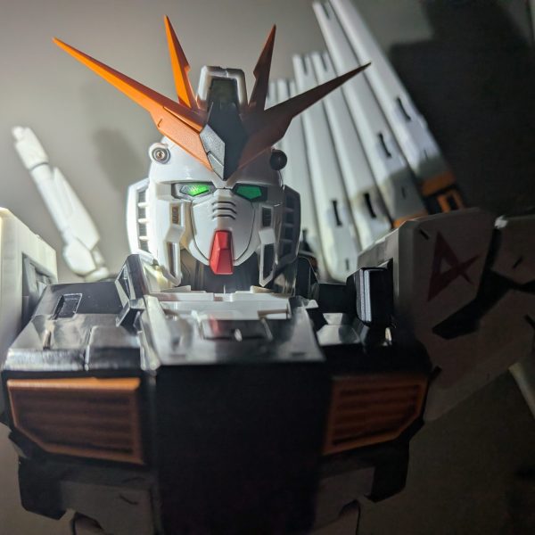 UNIVERSAL　CENTURY　SAGA　A賞　νガンダム