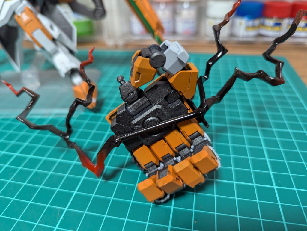 エフェクトはランナーを加工して接続しています。拳から漏れ出しているように見えるのを意識しました。