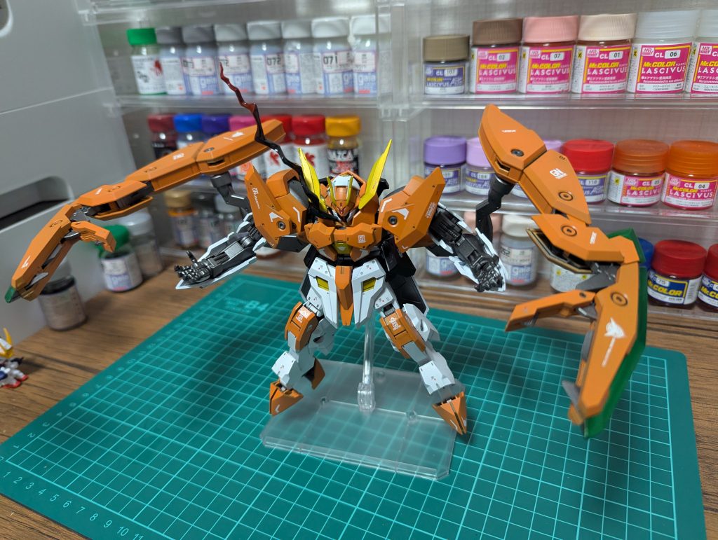 GNシールドプライヤーアリオスといえば羽とクローなのでここも共通していますね（あとから気づいた）ちなみに目のエフェクトはアンテナをレジン複製したものに接着しているので、差し替え可能です。&nbsp;